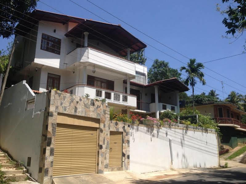 Villa Royce Kandy Exterior photo