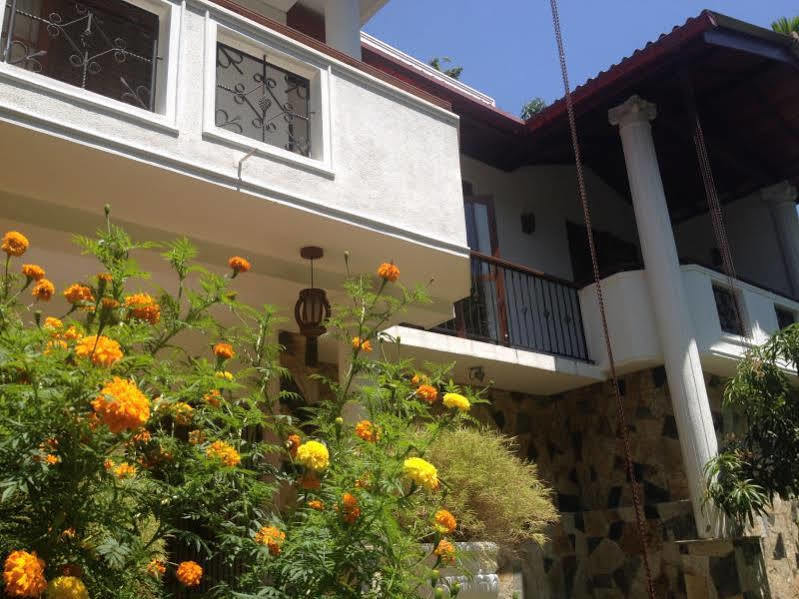 Villa Royce Kandy Exterior photo